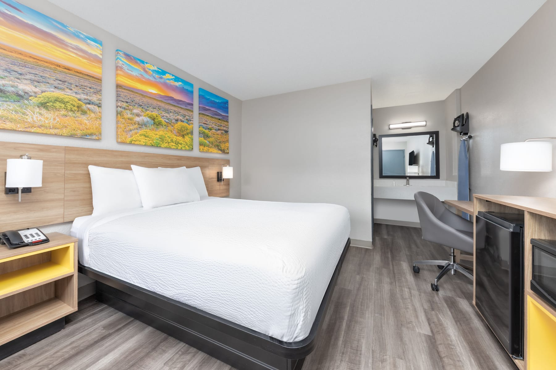 Attractive Room With King Bed 